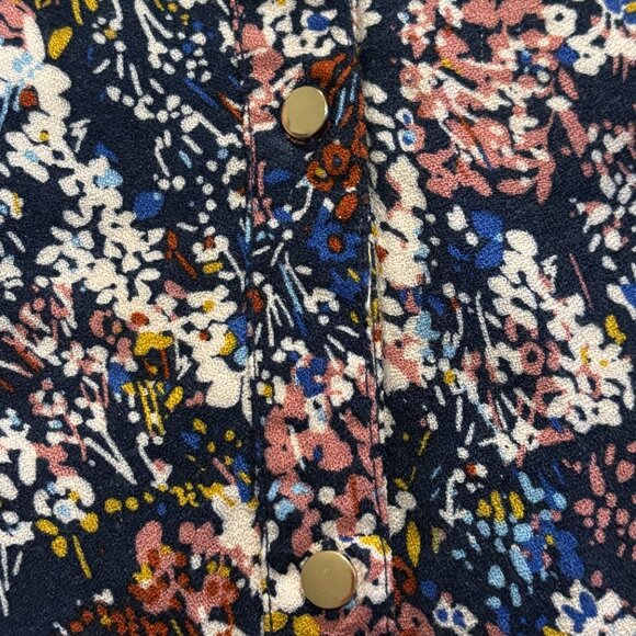 ✨ Maurices Dark Floral Sleeveless Flowy Blouse - Picture 4 of 6